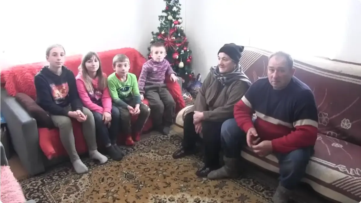 Семейна драма в Полази: Баба Любинка проговори за снахата албанка, изоставила семейството и четири деца