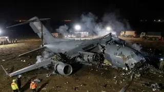 За първи път в историята пет самолета-цистерни на американските ВВС са повредени в една база