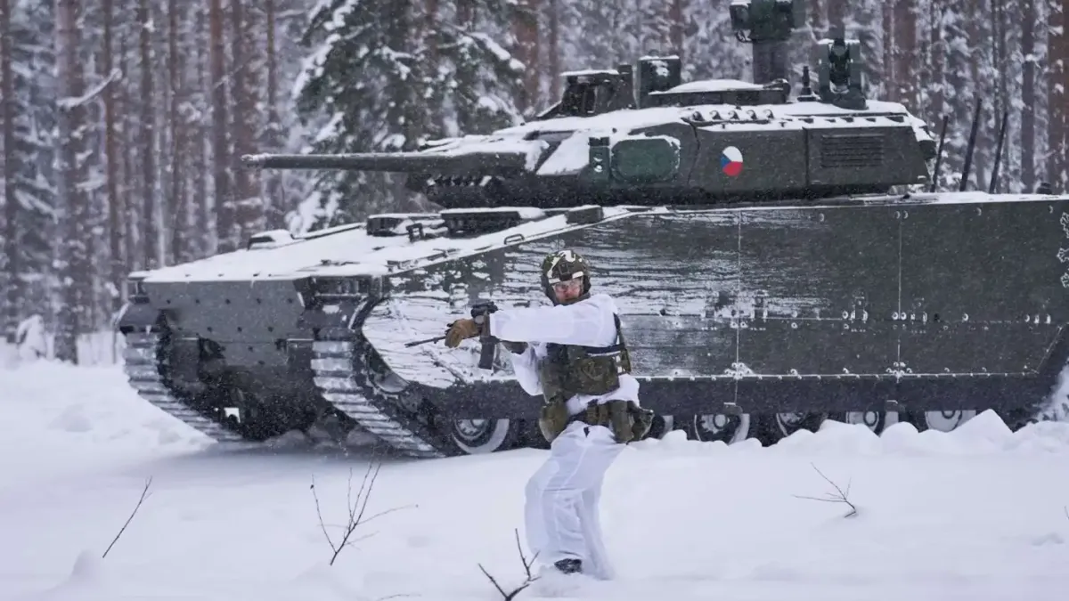 Чешката армия тества новата бойна машина CV9030CZ Mk IV при сурова зима в Швеция