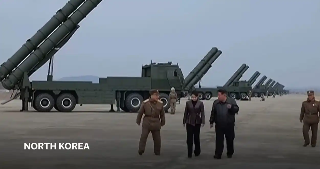 Ким Чен Ун се появи с дъщеря си отново на военно събитие