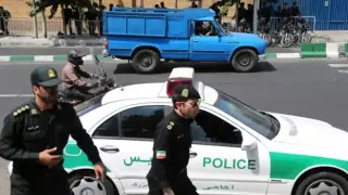 Полицията в Иран арестува 500 души, обвинени в предоставяне на информация