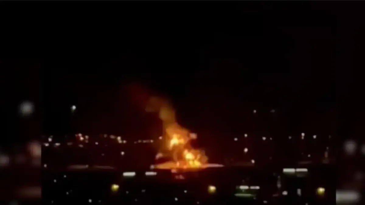 Пожар на международното летище в Дубай след атака с дрон