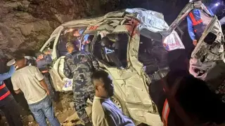 Тежка катастрофа с автобус в Непал, има седем жертви