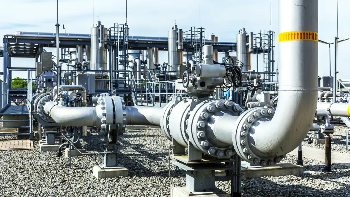 "Газпром": Европа посреща края на зимата с едва 29% газ в хранилищата