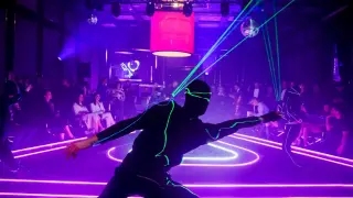 Три сцени, една нощ и цвят, който зададе ритъма