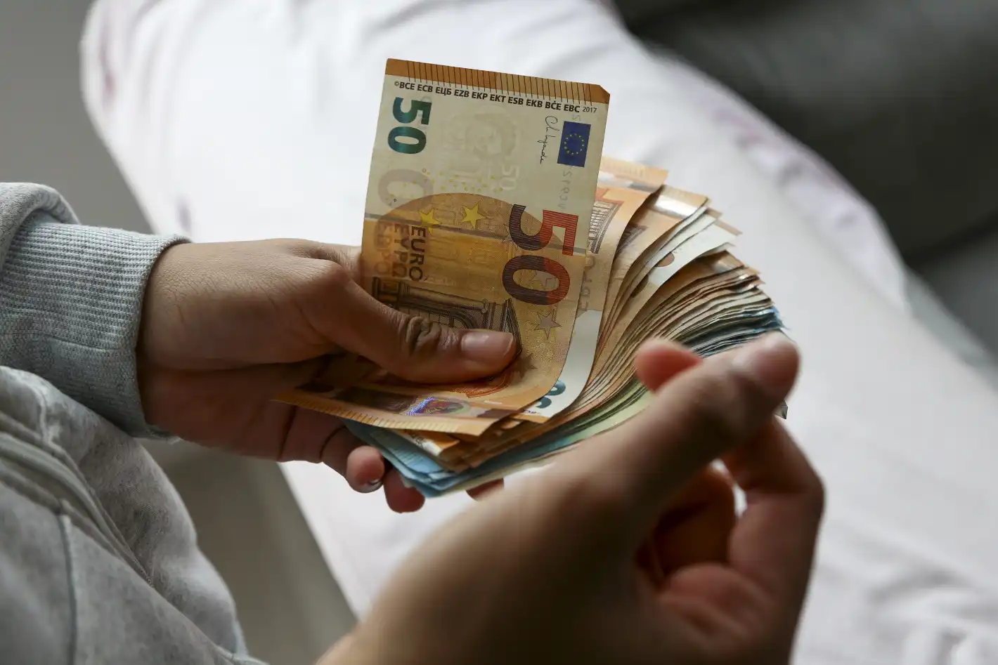 Родопчанка се обяви за „продан“ срещу 1000 евро!