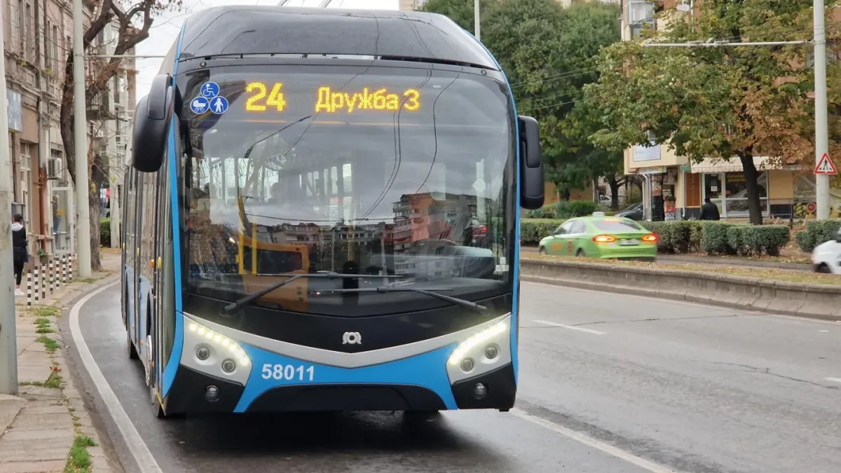 Мъж удари юмрук на шофьор от градския транспорт в Русе
