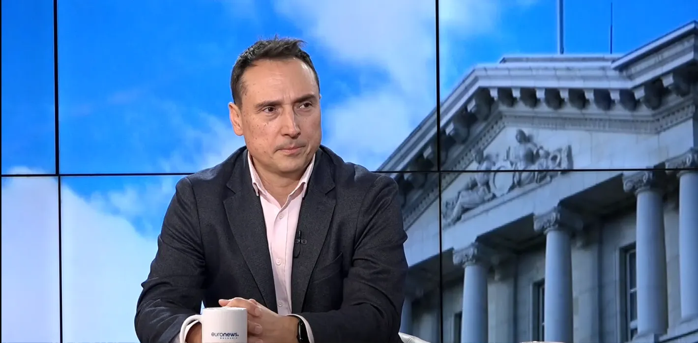 Социологът Живков представи данни от последно проучване, ако изборите бяха днес, нови размествания при партиите