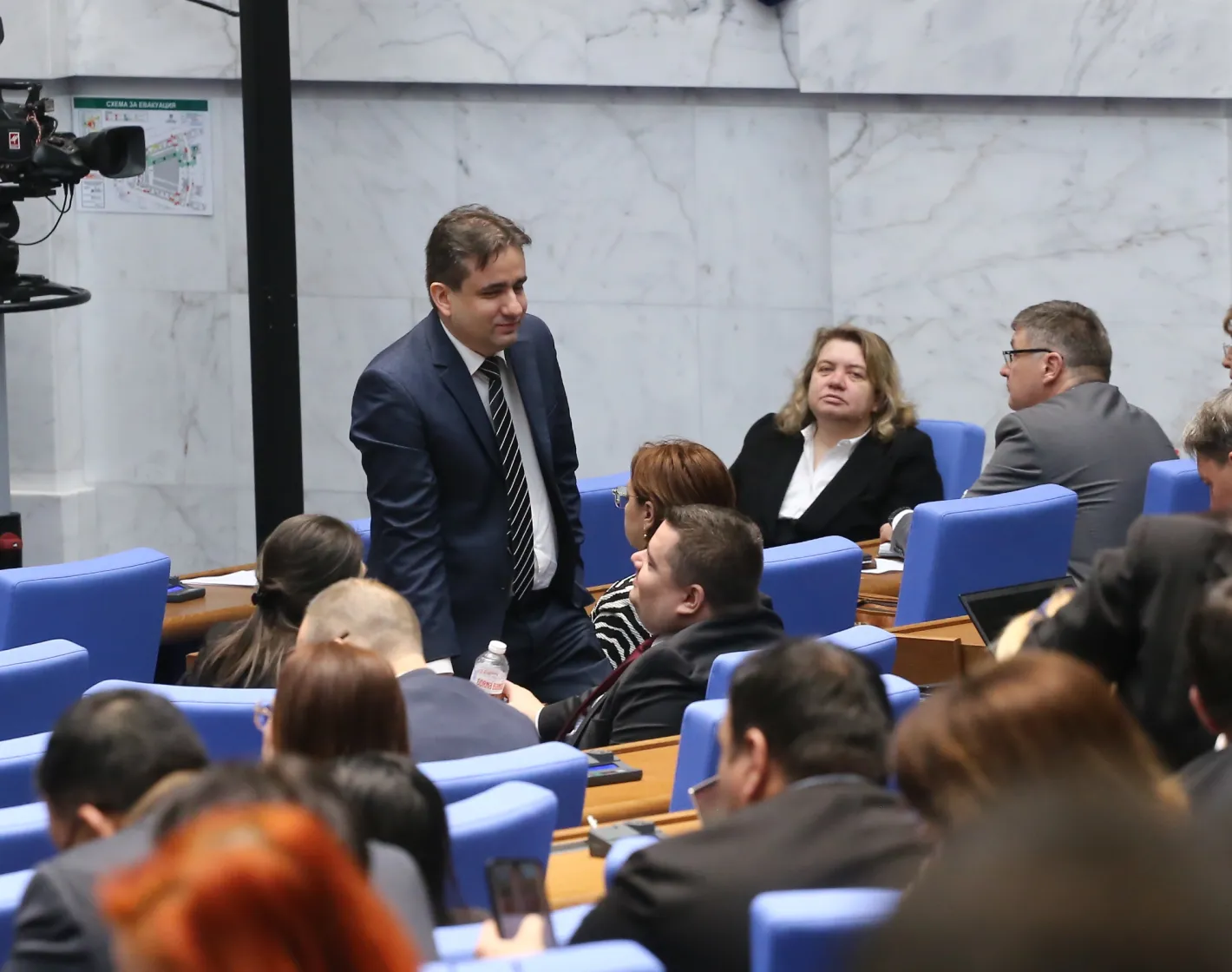 Да управляват заедно ли? Острие на ПП-ДБ издаде какво готви партията за Радев