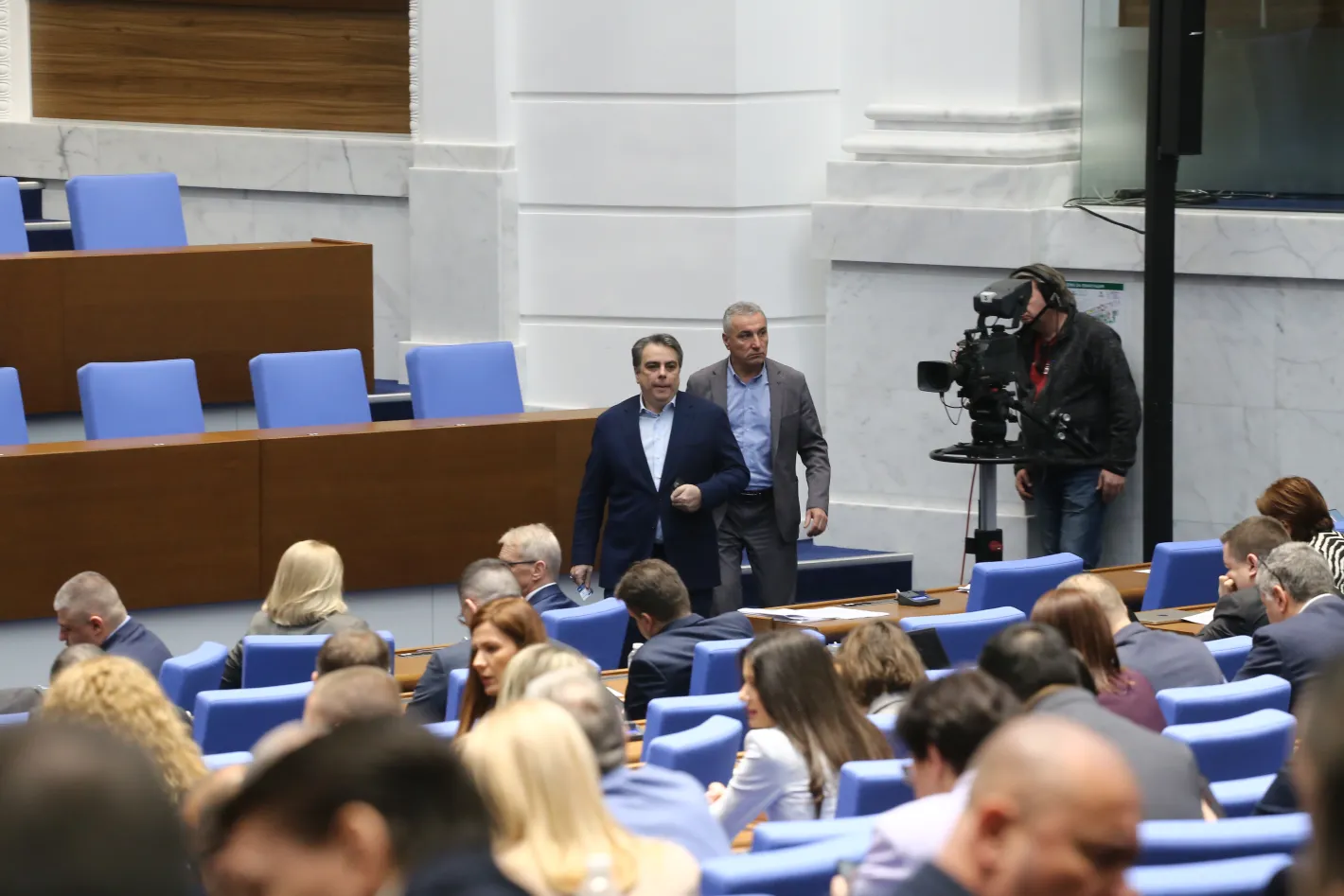 Окончателно: Депутатите приеха по-строги наказания за педофилия