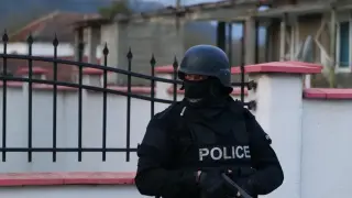 Спецакцията в Благоевградско: Има арестувани, заловени са наркотици