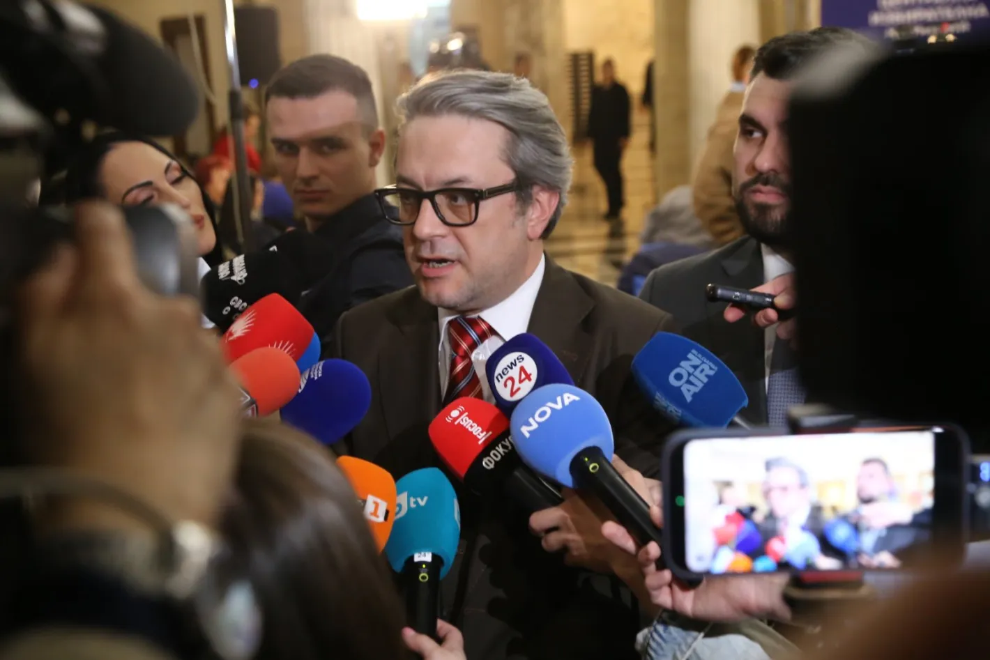 Биков: Кампанията на Радев е скъпа, олигархията ли е намесена