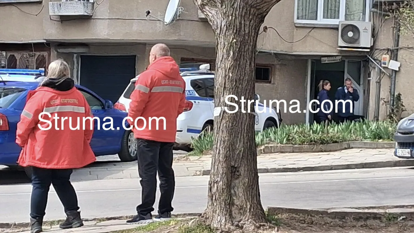 Благоевград: Спасиха 18-г. ученик след 5-часова криза на тераса