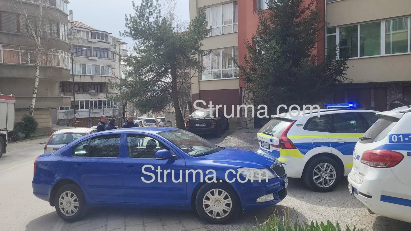 Благоевград: Спасиха 18-г. ученик след 5-часова криза на тераса