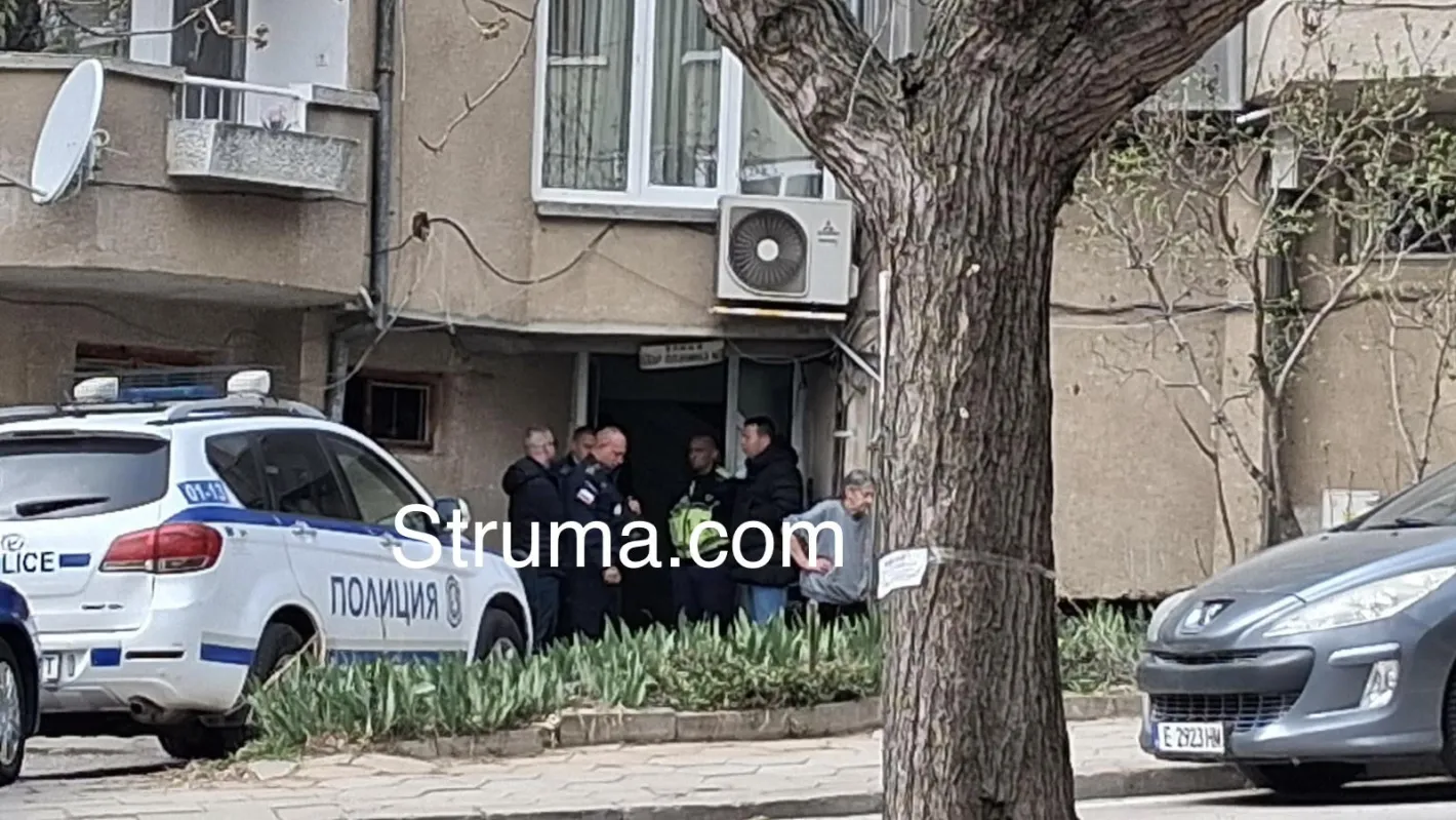 Благоевград: Спасиха 18-г. ученик след 5-часова криза на тераса