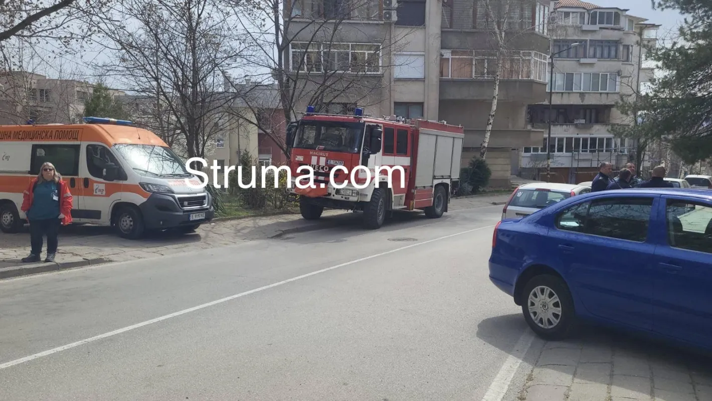 Благоевград: Спасиха 18-г. ученик след 5-часова криза на тераса