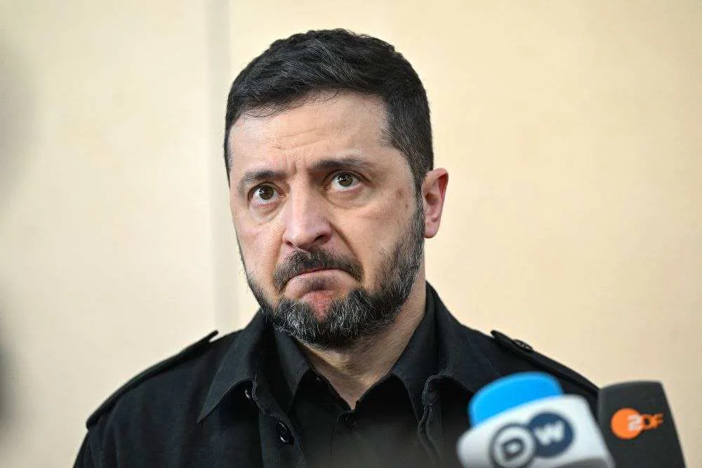 Куриоз във Франция: Изборна победа на Хитлер предизвика шум, победи Зеленски