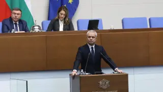 Костадинов от трибуната на НС: Турция ни поиска земите! Външният министър е предател