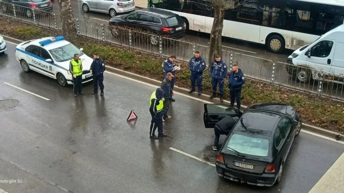Пиян катастрофира в Смирненски, сложи триъгълник и опита да избяга