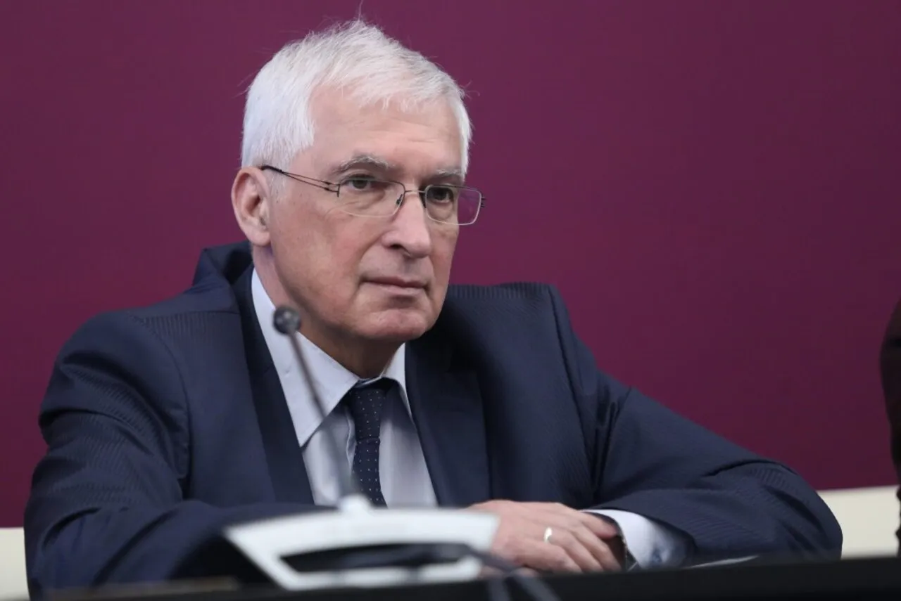 Проф. Дуранкев: Горивата ще минат 1,60 евро до две седмици