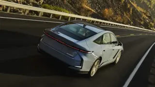 Големи промени: Новият Lexus ES излиза на пазара, ясна е и цената