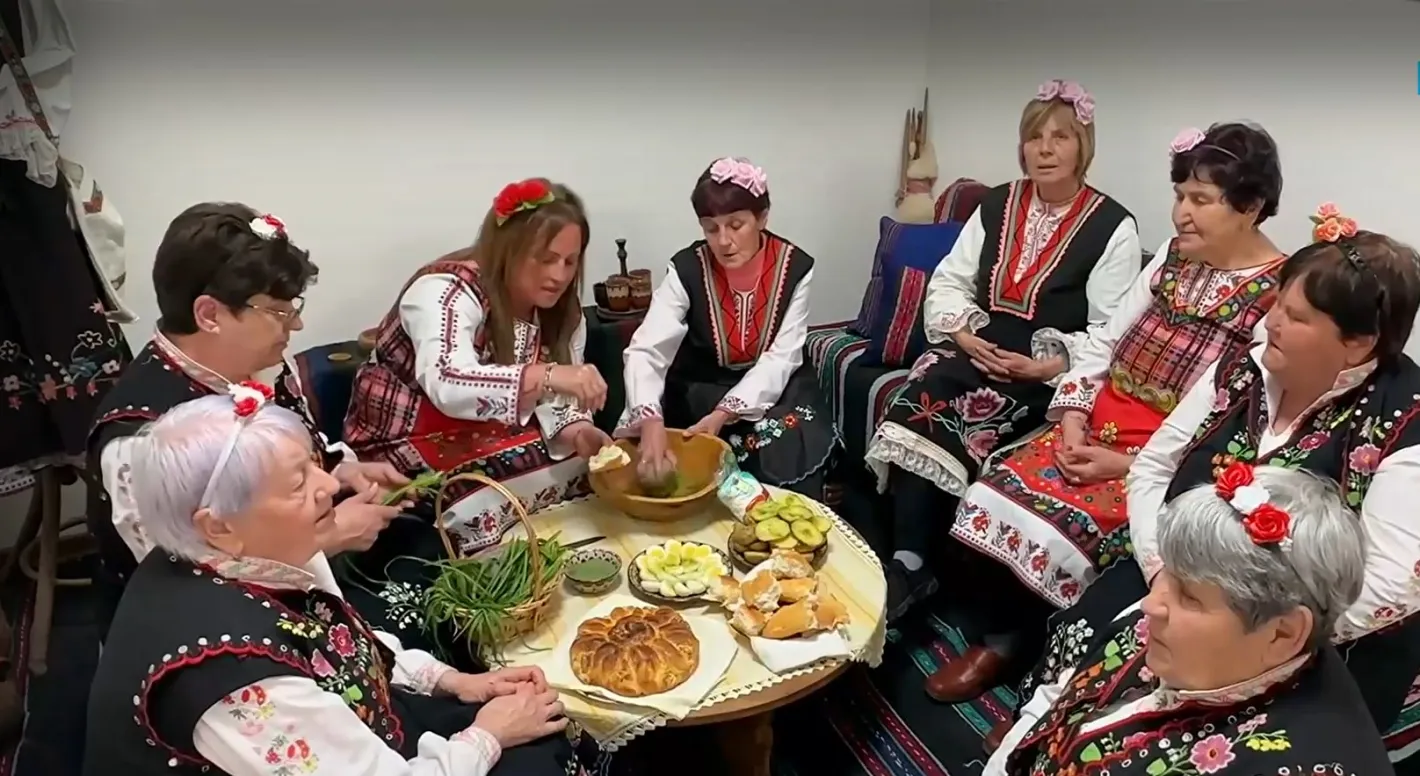 Конаре показа 10-метров хляб на фестивала на самардалата