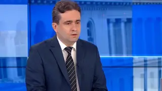 Божанов се поти в ефир заради листите на ПП-ДБ