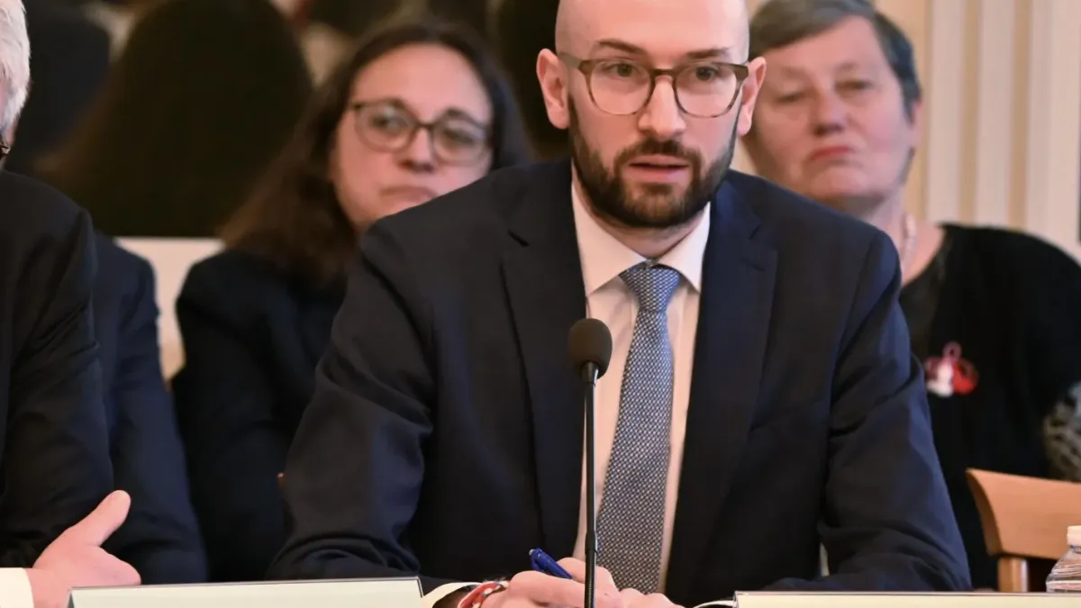 Финансовият министър: Компенсация за тока на бизнеса би била добра мярка