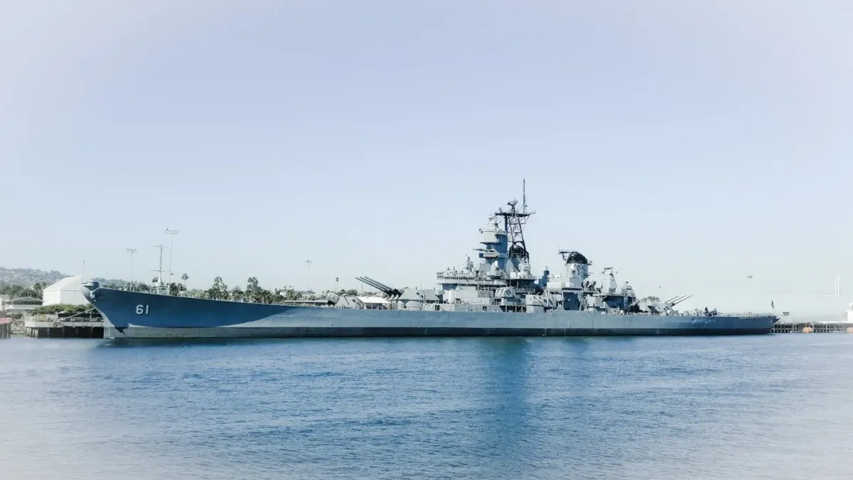 Корпусът на гвардейците обяви удари по самолетоносача USS Abraham Lincoln