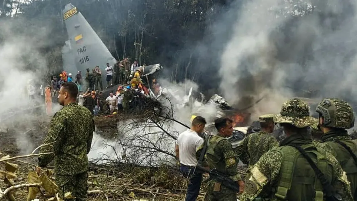 Увеличи се броят на загиналите при катастрофата на военен самолет в Колумбия