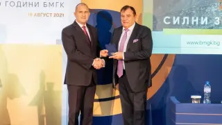 "Боядисаният старец" Вълканов засечен със "спасителя" Радев