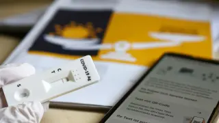 Нов вариант на Covid-19 заобикаля защитата от ваксините