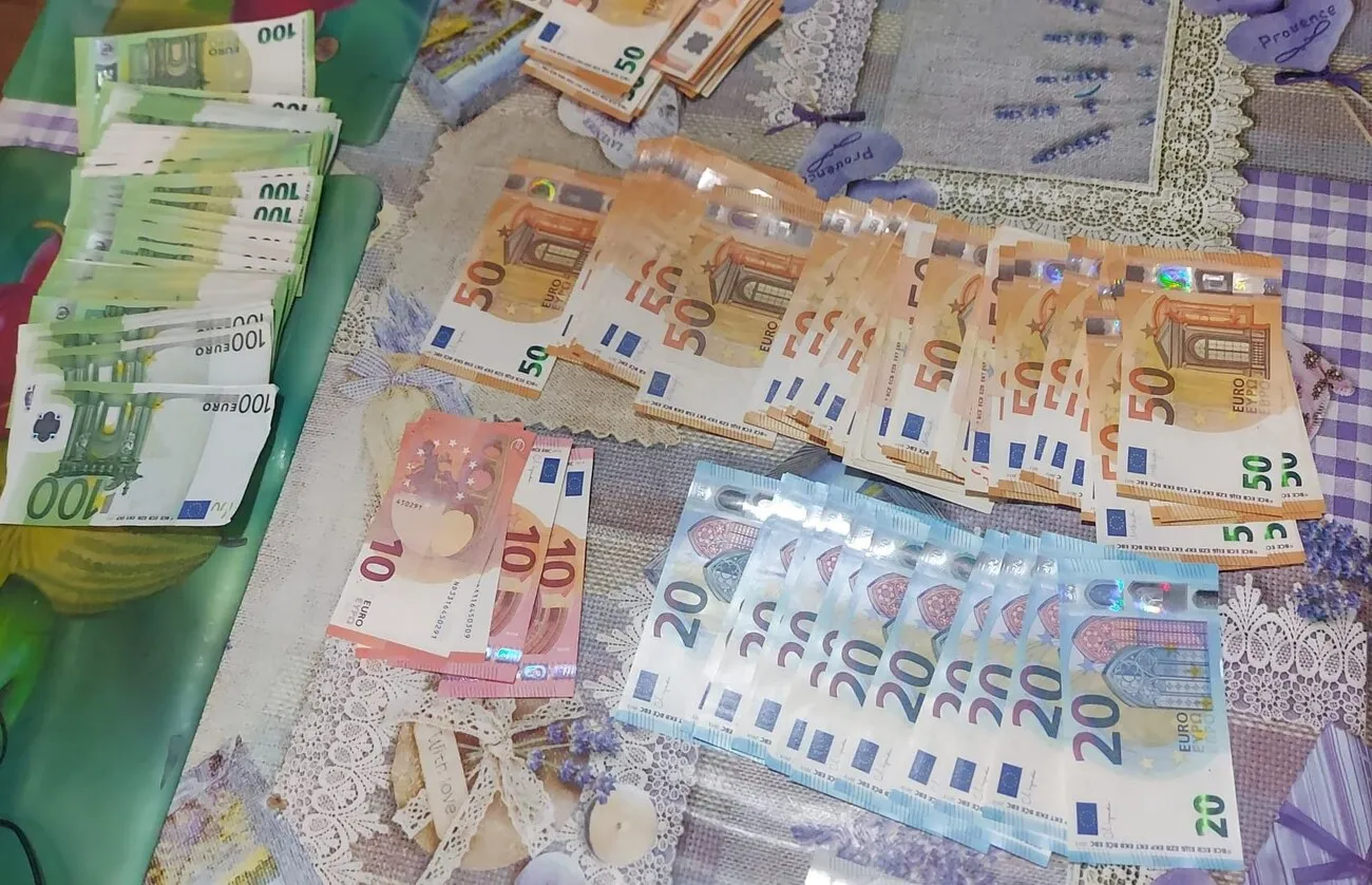 Задържаха нелегални близо 100 хил. евро на границата