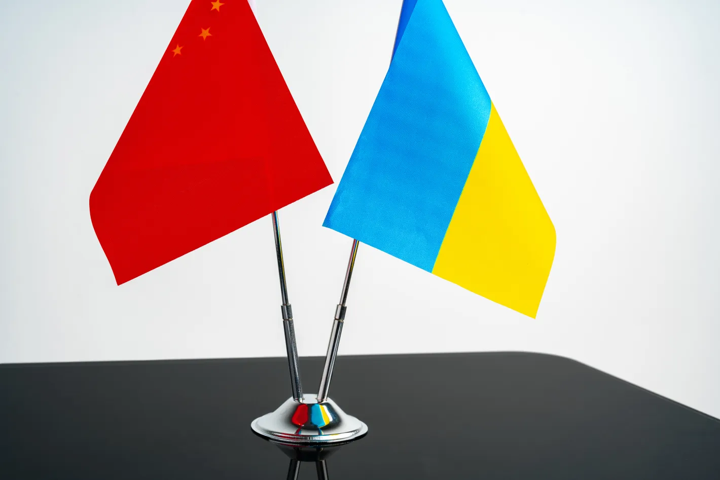 Forbes: Украйна е предприела курс към стратегически разрив с Китай