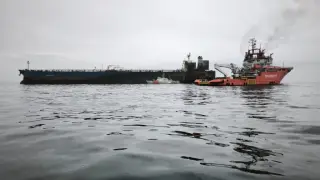 Петролен танкер под удари от дронове край Босфора