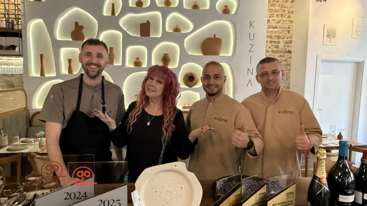 Петя Буюклиева на гръцка вълна преди лятото Снимки