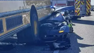 Инцидент с Jaguar F-Type: Влетя под училищен автобус
