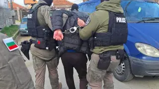 МВР задържа осем души в Карнобат при акция срещу купен вот