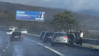 Девет катастрофи блокираха АМ „Тракия“ в лошото време
