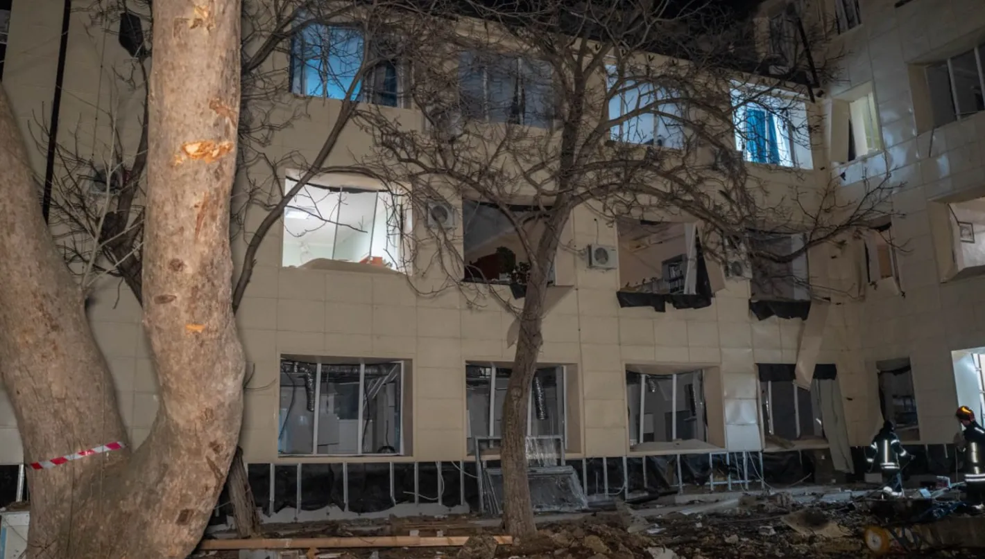 Масиран руски удар с жертви в цяла Украйна, поразен е родилен дом Снимки