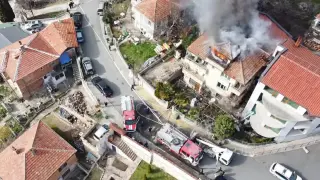 4-етажна къща избухна в пламъци  в Свети Влас