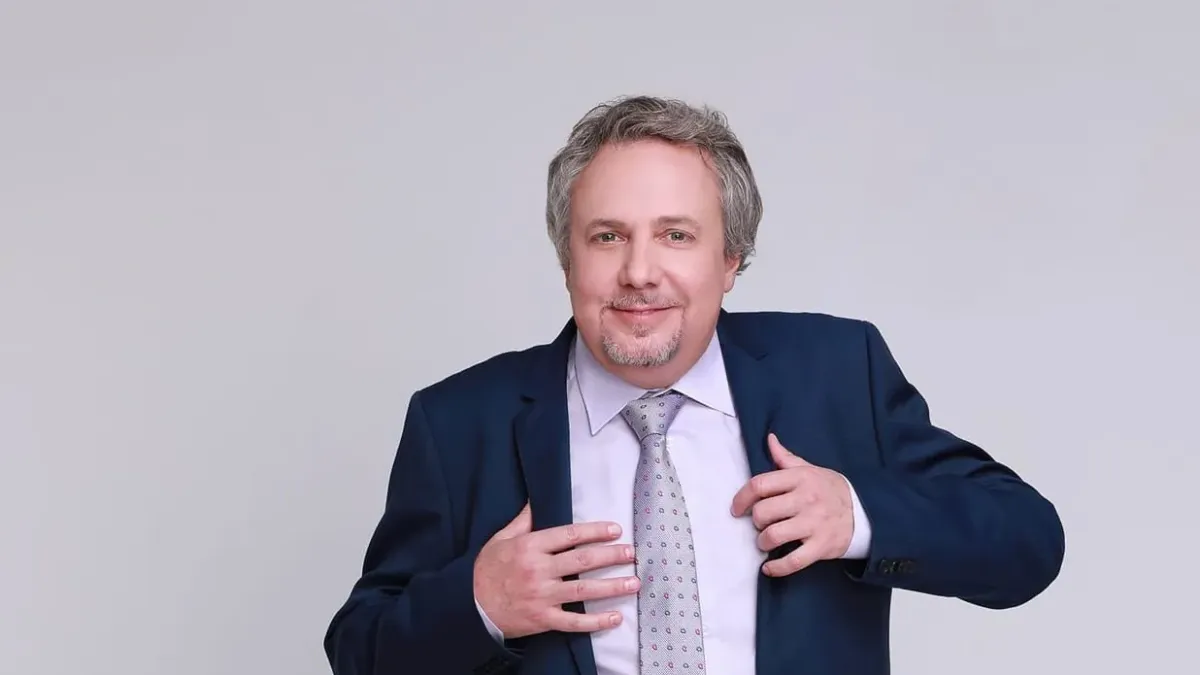 Ненчо Илчев измъкна сутиен от пазвата на водещ в bTV