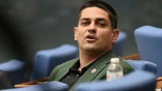 Активист на МЕЧ агитира във Врачанско с автомат и пистолет