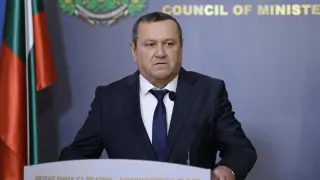 Екипи на АСП са в село Априлово, за да помагат при необходимост на пострадали от наводнението