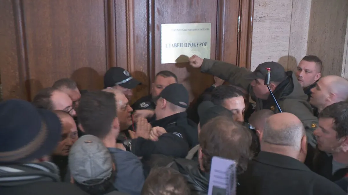 Преди вота! Взлом на кабинета на Сарафов - провокация, готвена от проксито на ПП-ДБ – БОЕЦ