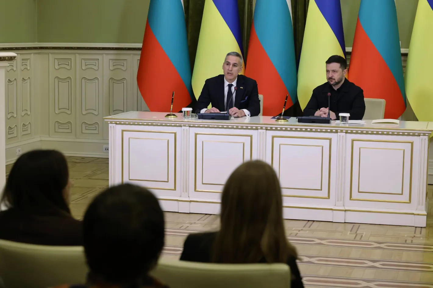Премиерът Гюров обеща подкрепа за Украйна след среща в Киев