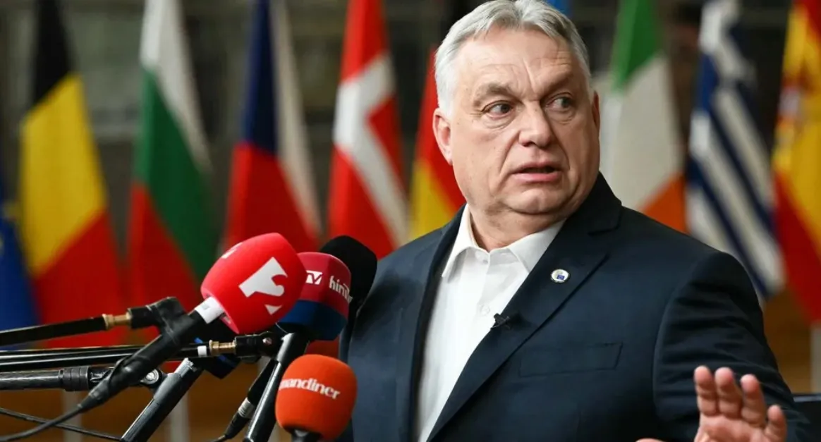Орбан разясни защо използва телефон с копчета
