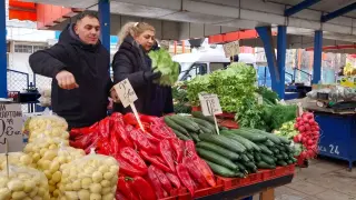 Зеленчуците поевтиняват на едро: Сериозен спад в цените на доматите и чушките