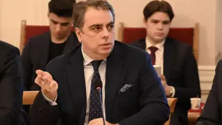 Томислав Дончев върна Асен Василев в първи клас, да учи отново математика