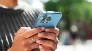 От първия iPhone до 17-и: Блогър сравни снимки от камерите на iPhone от всички поколения